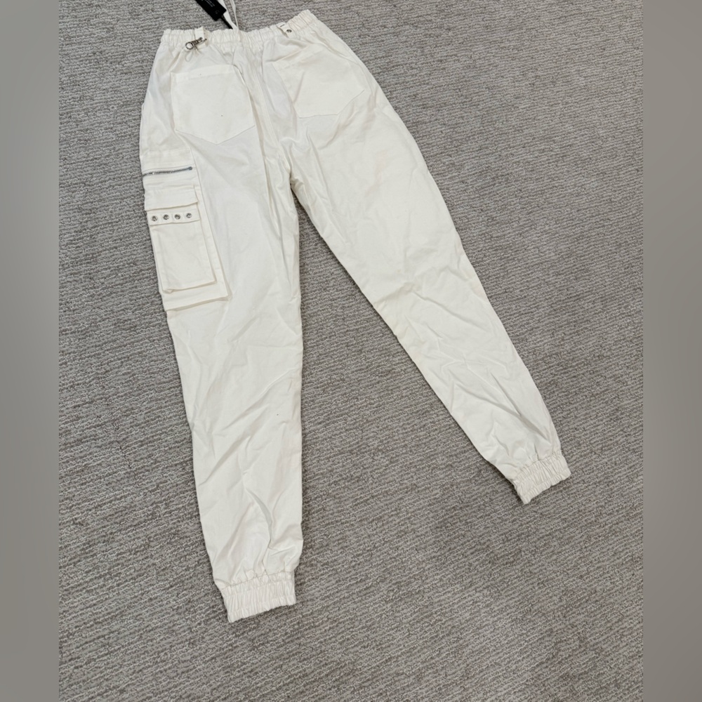 Maniere De Voir White Cargo Pants with Utility Pockets - Picture 4 of 4